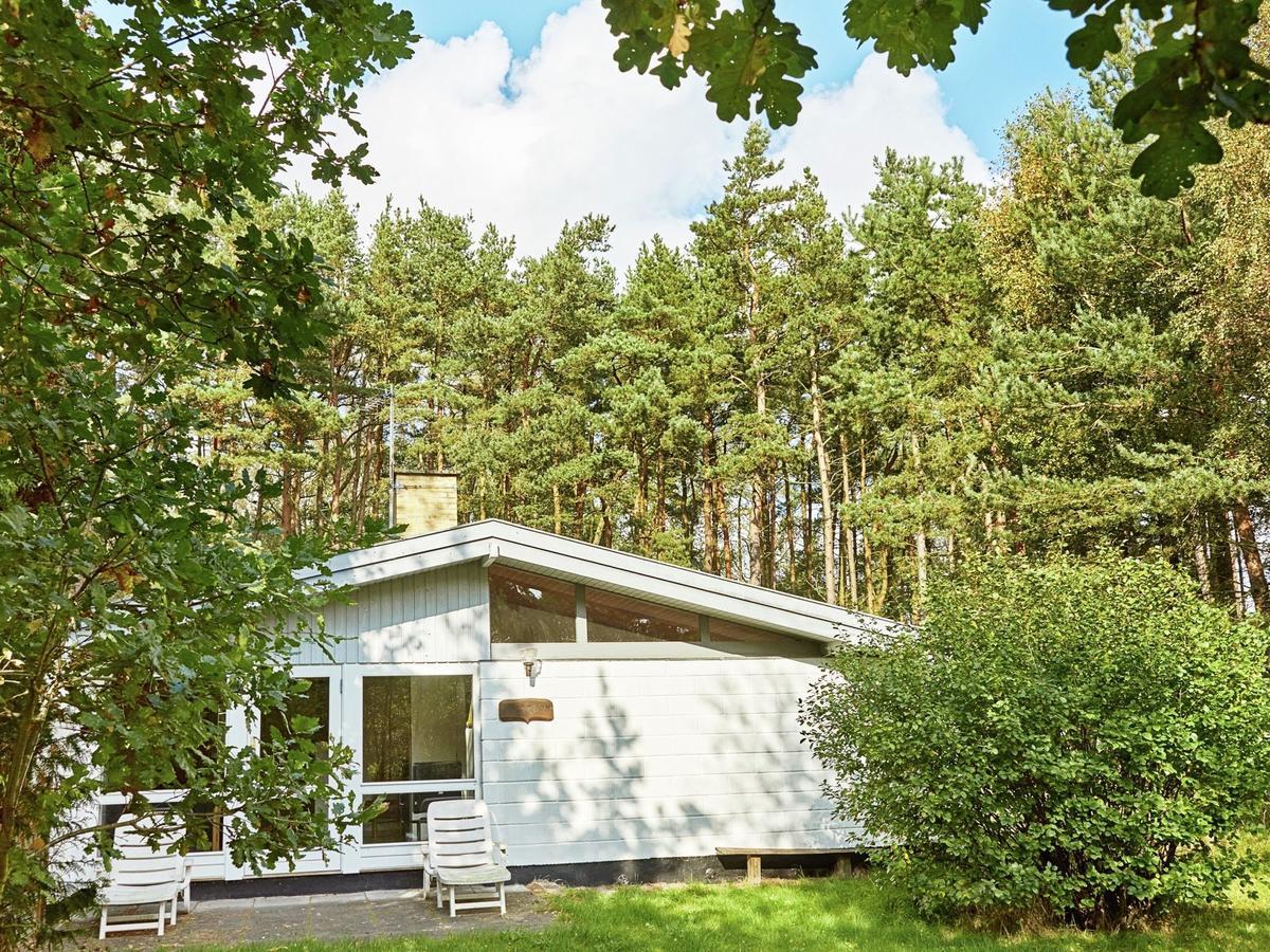 6 Person Holiday Home In Aakirkeby Vester Somarken Exterior photo
